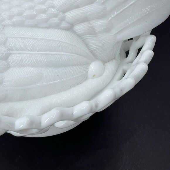 Antique White Milk Glass Large Nesting Chicken Hen Covered Dish - Picture 7 of 16
